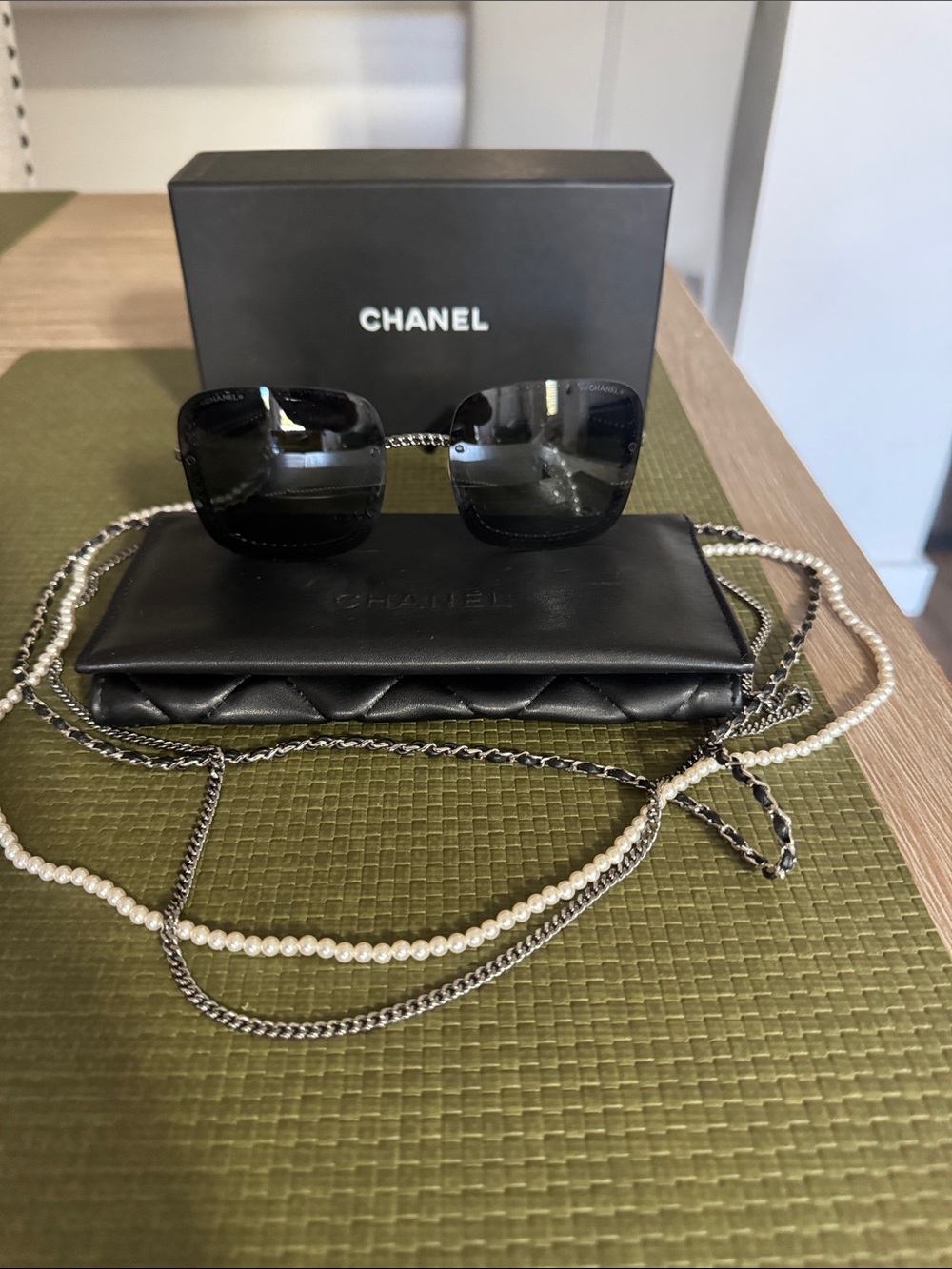 CHANEL Black Sunglasses with Pearl and Silver Chain